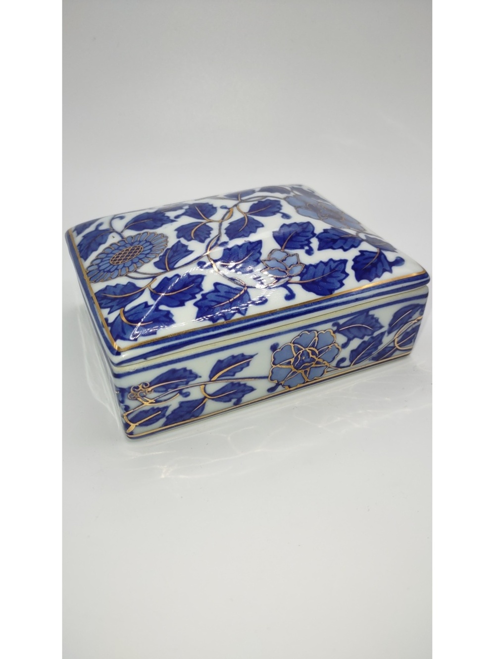 Chinoiserie Porcelain Trinket Box